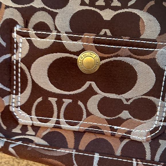 Lookalike Coach Brown and Cream Signature Shoulder Bag NWT - Picture 5 of 5